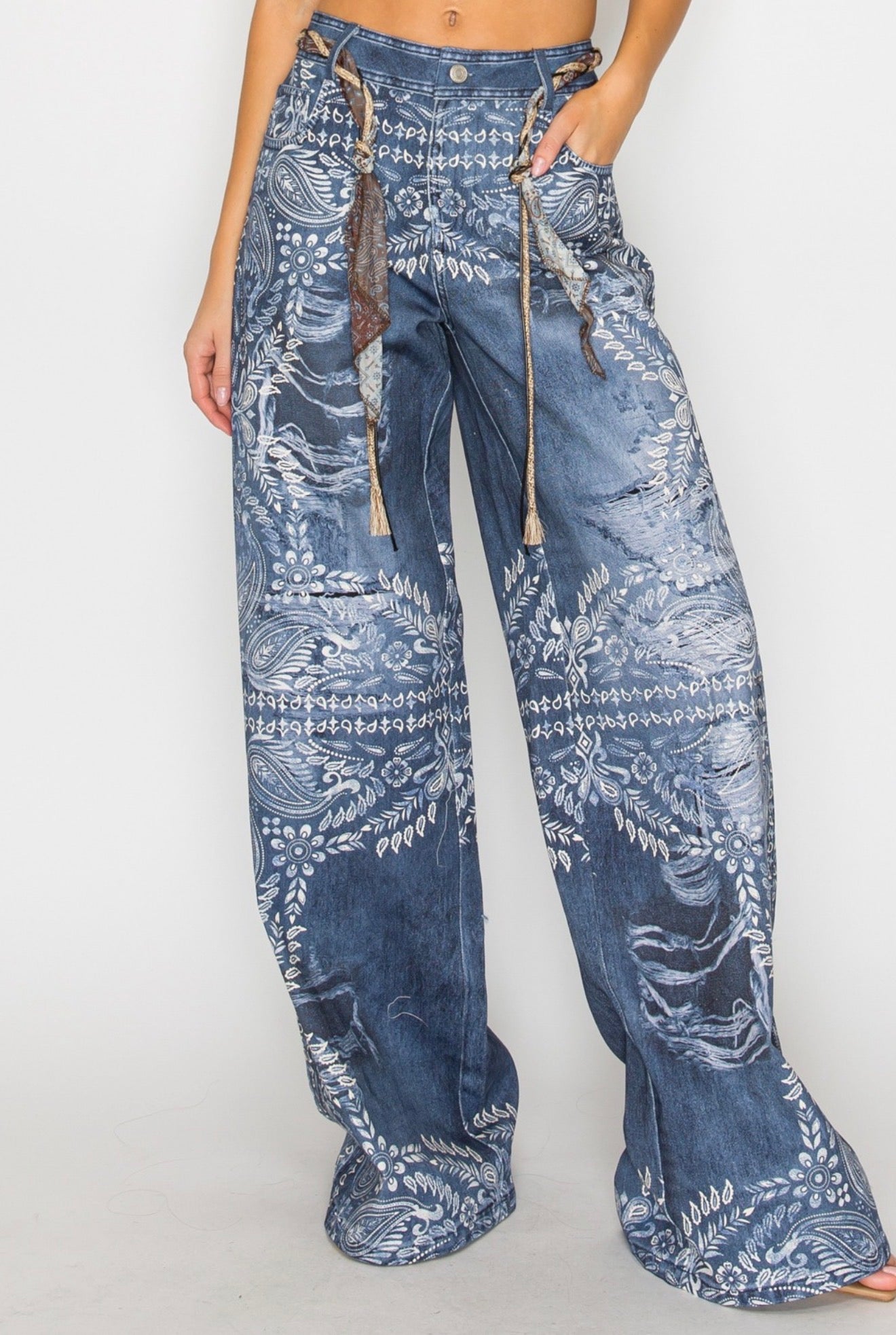 Jeans with belt