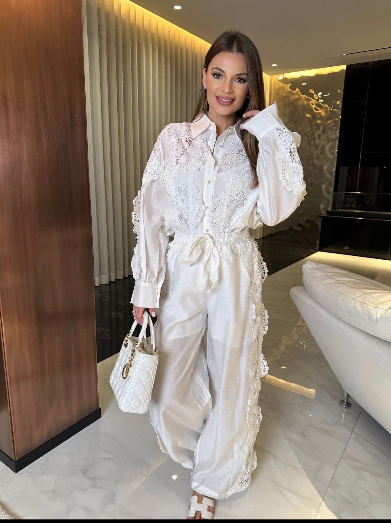 white flower set