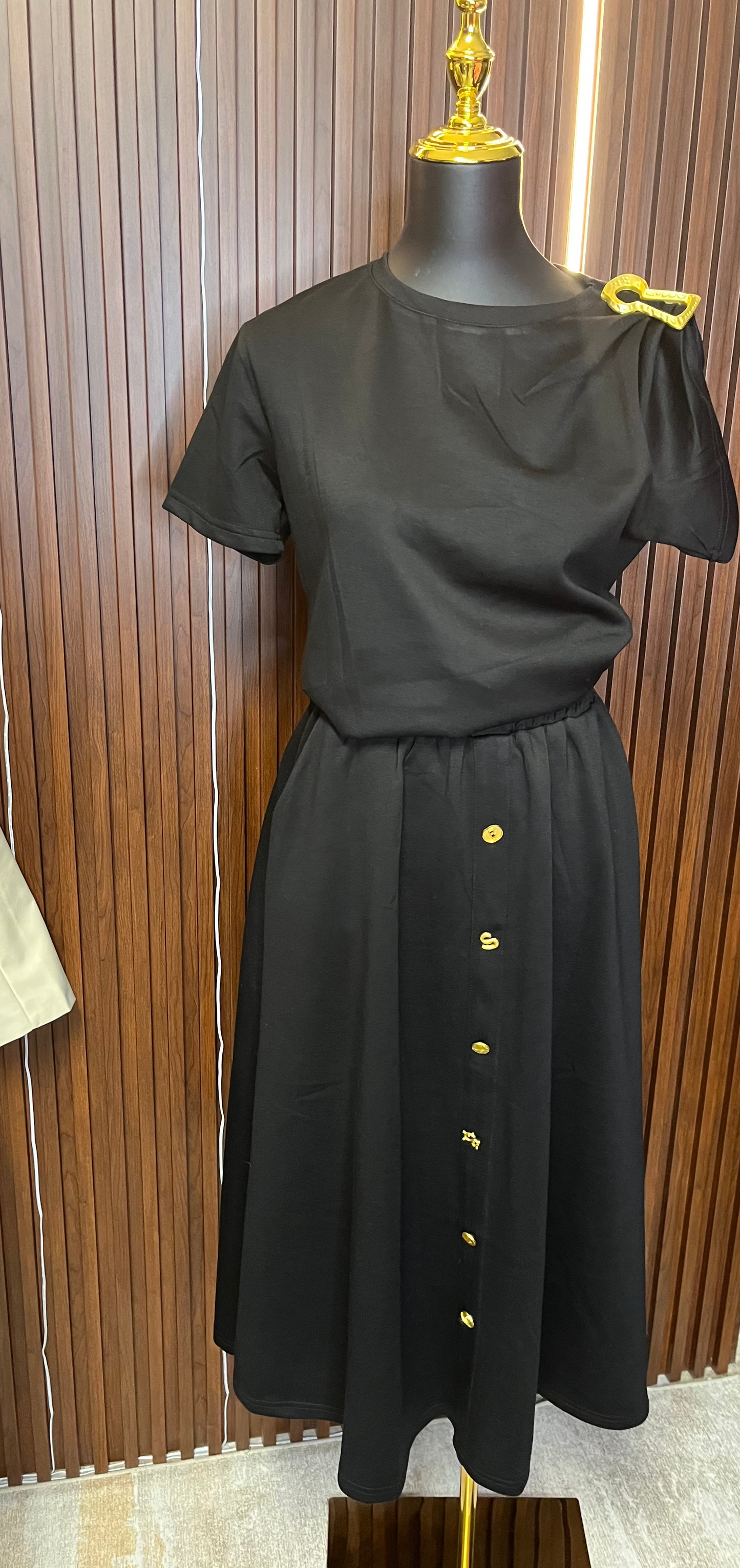 Lock skirt